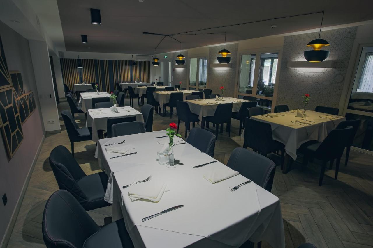Ukraina Hotel Czerkasy Zewnętrze zdjęcie