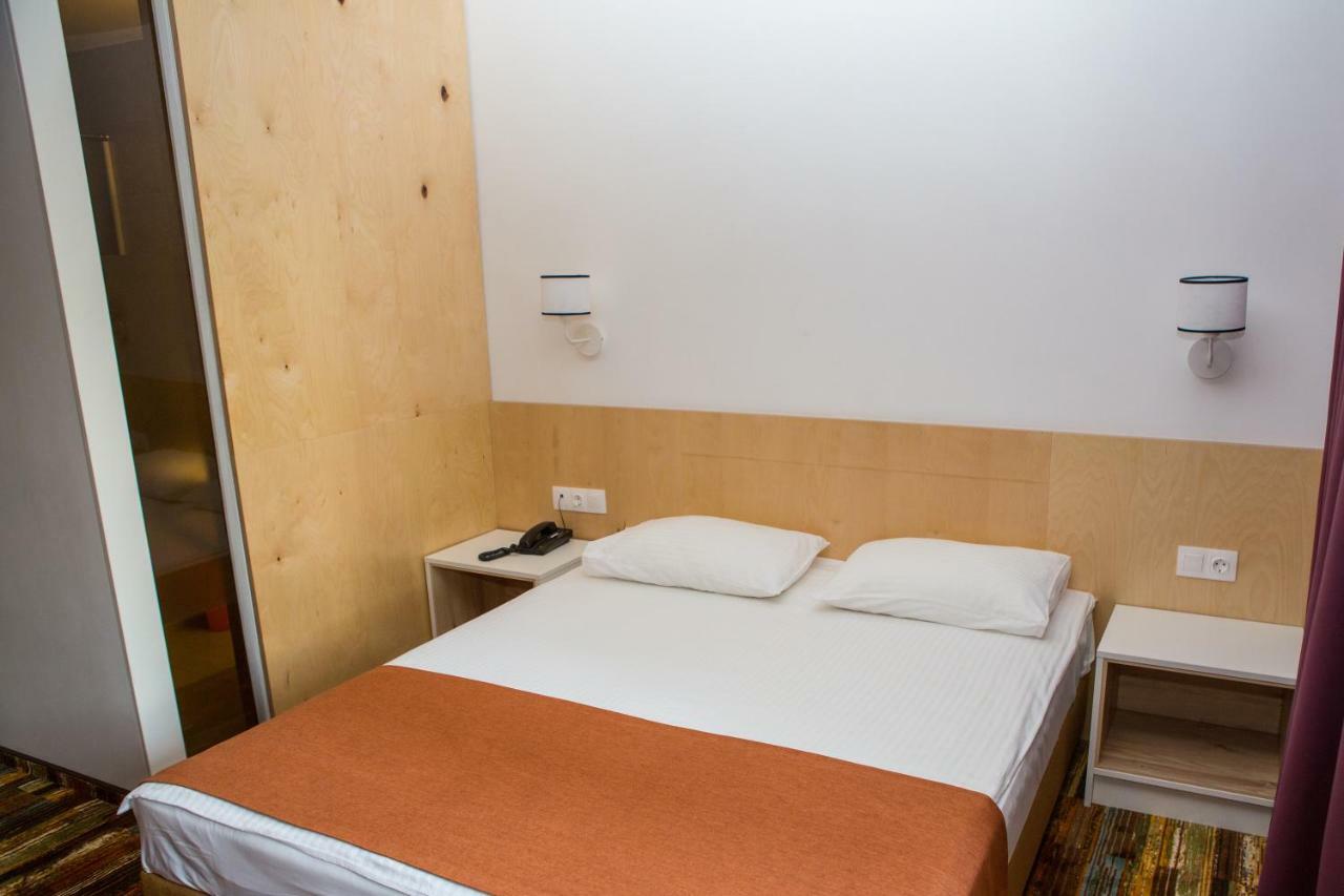 Ukraina Hotel Czerkasy Zewnętrze zdjęcie