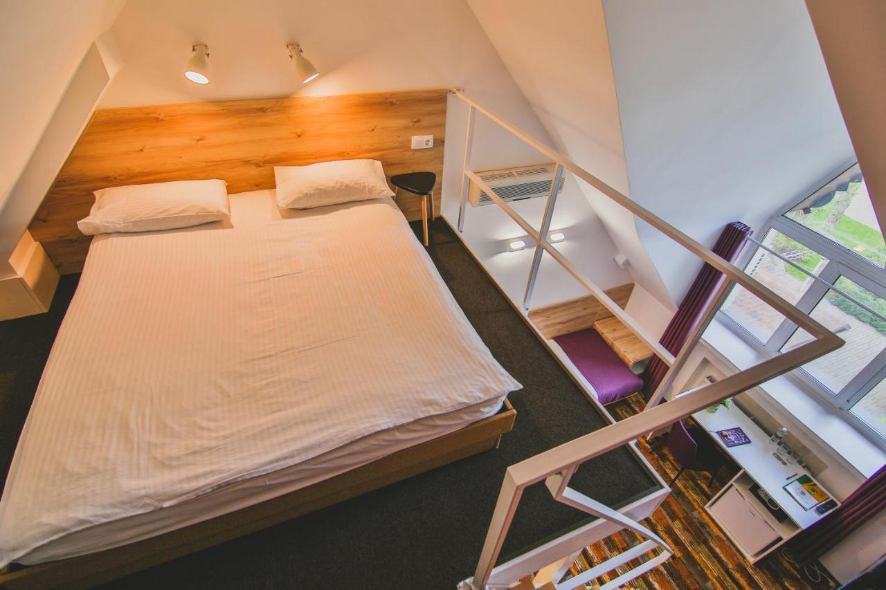 Ukraina Hotel Czerkasy Zewnętrze zdjęcie