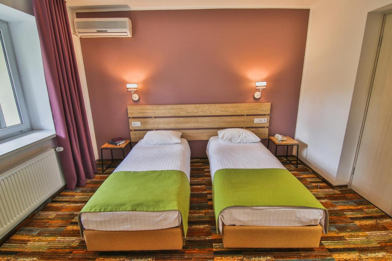 Ukraina Hotel Czerkasy Zewnętrze zdjęcie