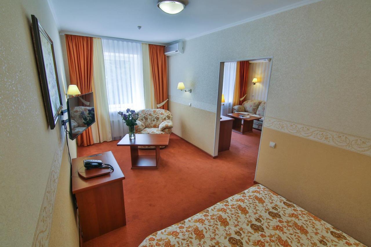 Ukraina Hotel Czerkasy Zewnętrze zdjęcie