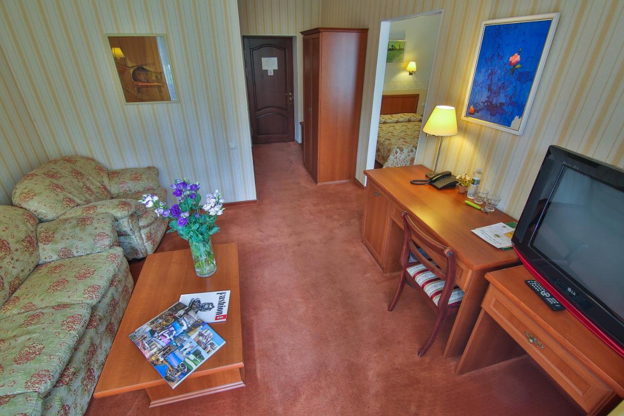 Ukraina Hotel Czerkasy Zewnętrze zdjęcie