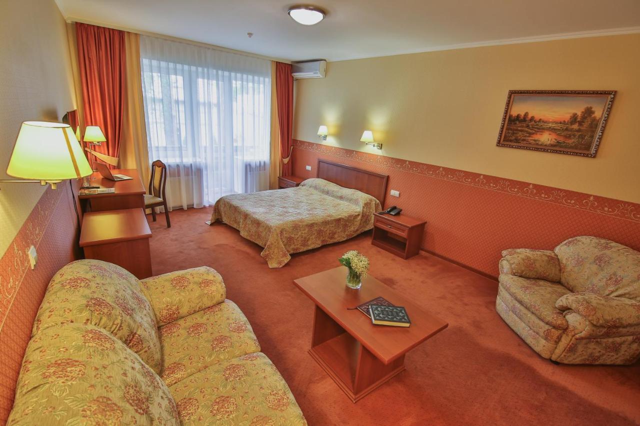 Ukraina Hotel Czerkasy Zewnętrze zdjęcie