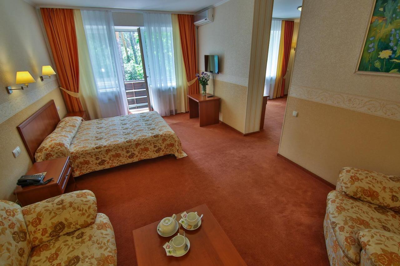 Ukraina Hotel Czerkasy Zewnętrze zdjęcie