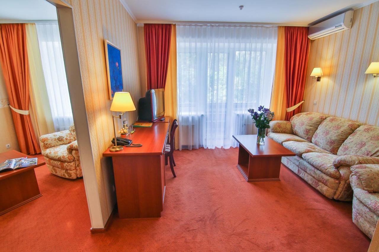 Ukraina Hotel Czerkasy Zewnętrze zdjęcie
