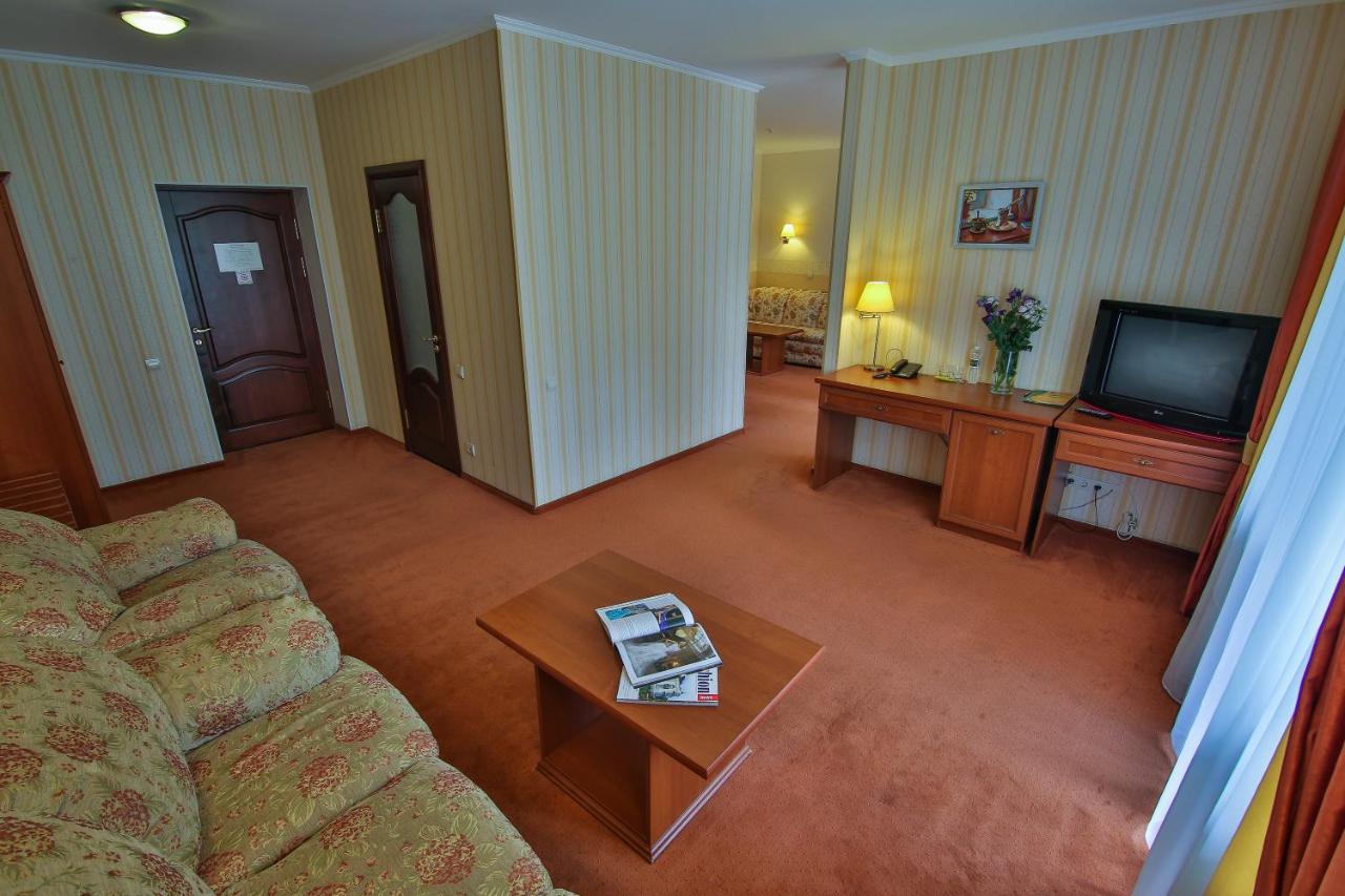 Ukraina Hotel Czerkasy Zewnętrze zdjęcie