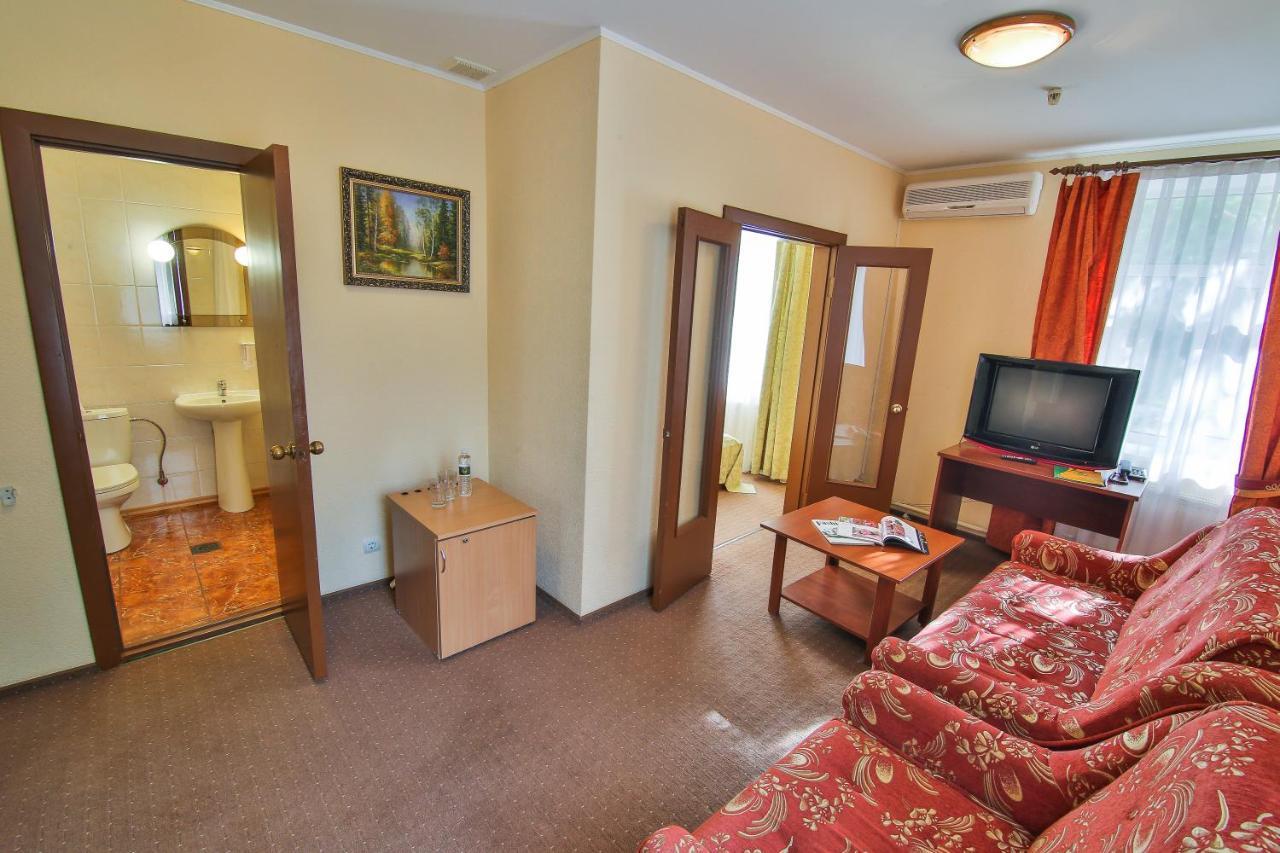 Ukraina Hotel Czerkasy Zewnętrze zdjęcie