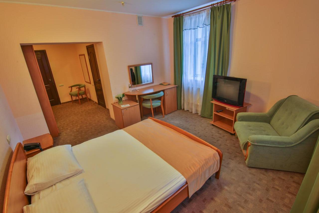 Ukraina Hotel Czerkasy Zewnętrze zdjęcie