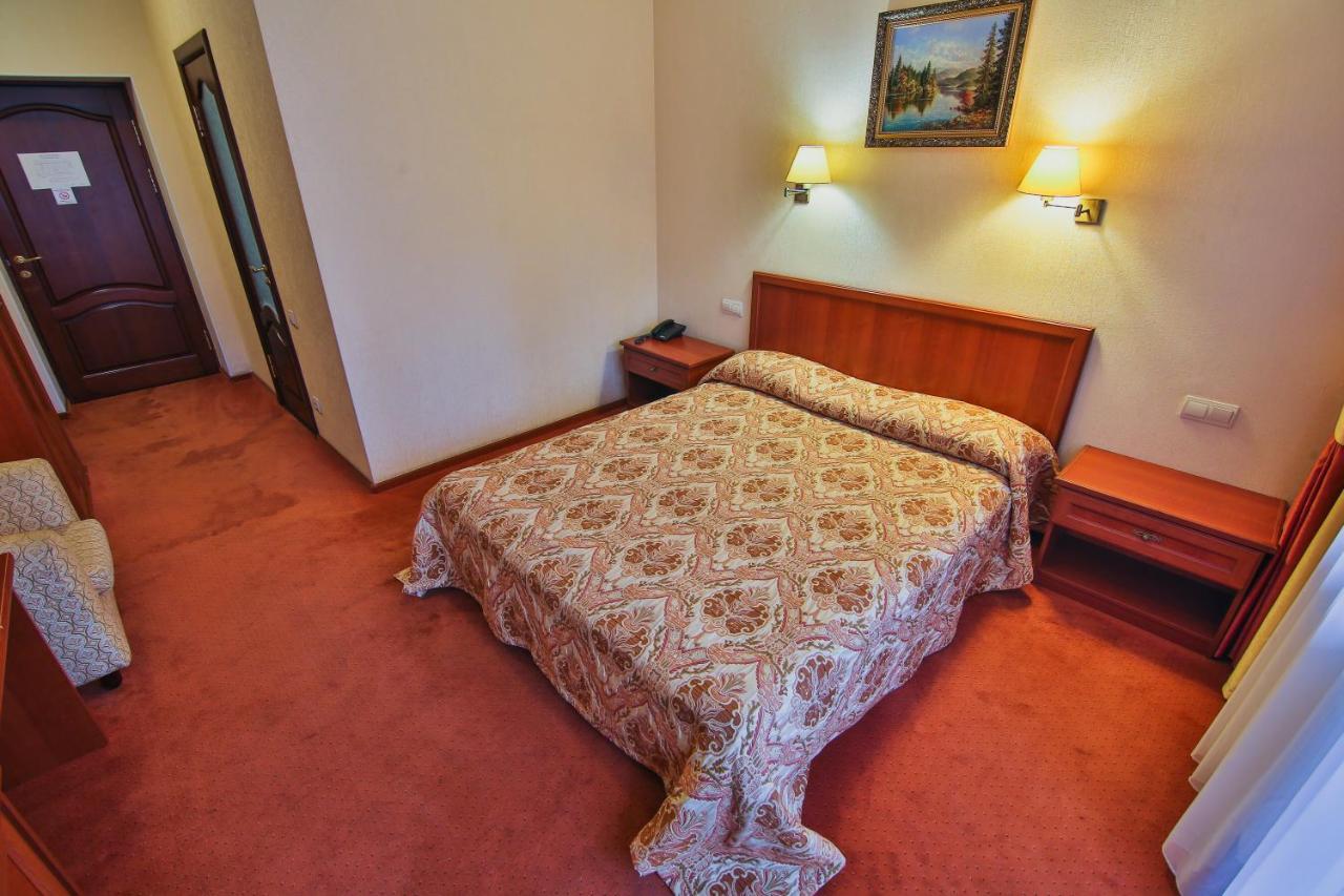 Ukraina Hotel Czerkasy Zewnętrze zdjęcie