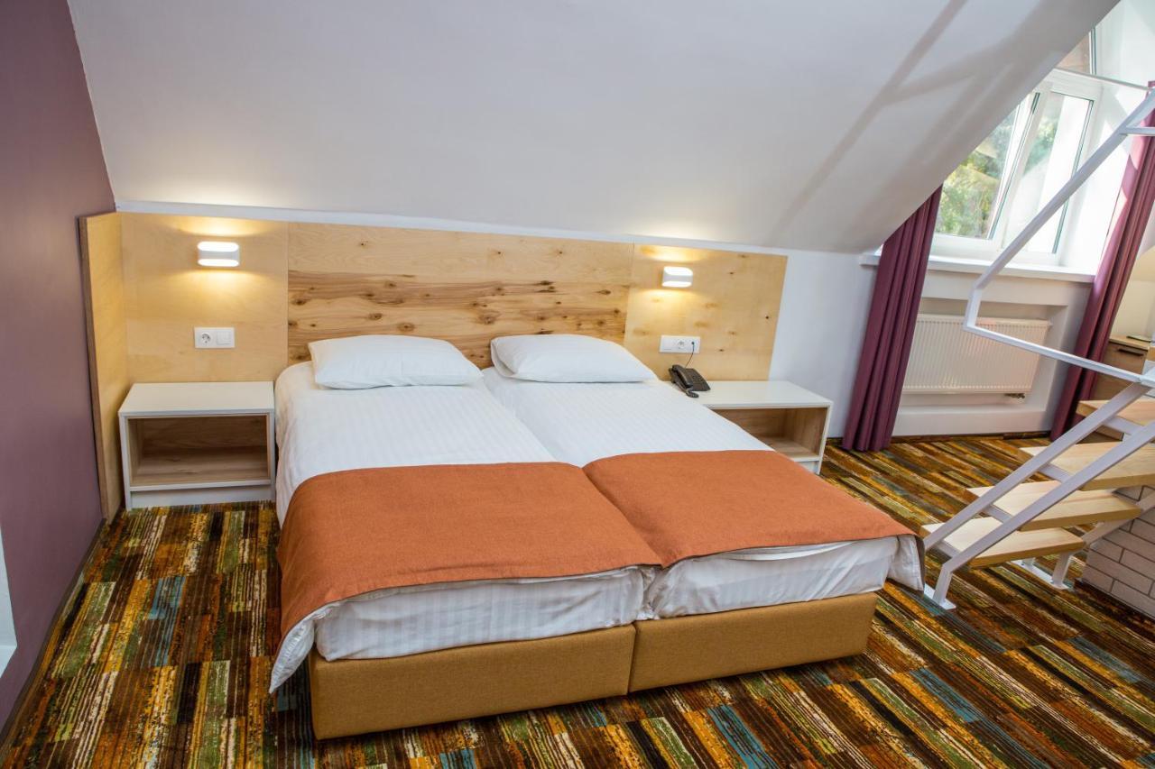 Ukraina Hotel Czerkasy Zewnętrze zdjęcie